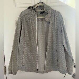 Woman’s lightweight rain jacket